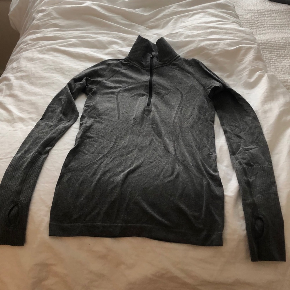 🍋RARE!!! EUC Lululemon Swiftly Tech 1/2 Zip!